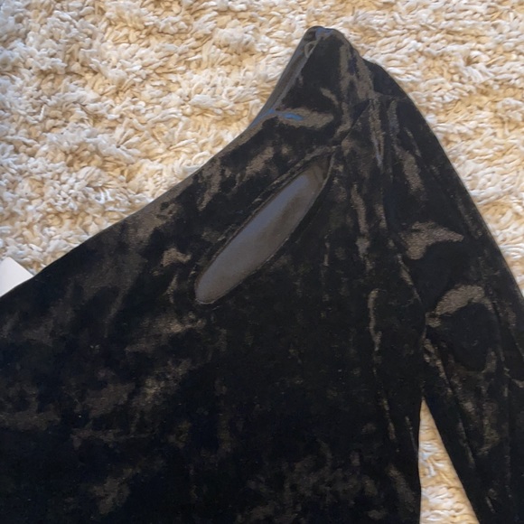 Charlotte Russe one sleeve velvet dress size M - Picture 3 of 4